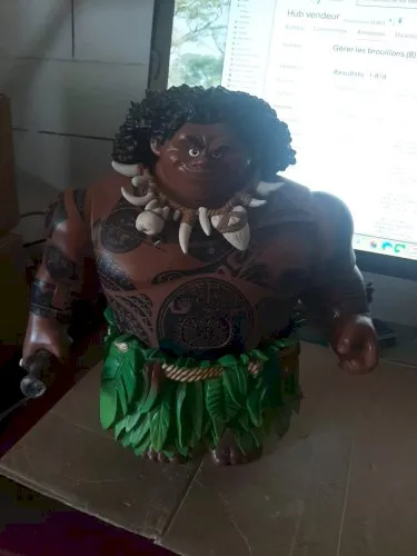 figurine Vaiana hasbro . Mahori -Hauteur 30 cm disney parle et lumière s'allume