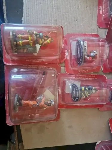 Figurines Del Prado. Lot De 4 Pompiers Japonais. Blisters Neufs