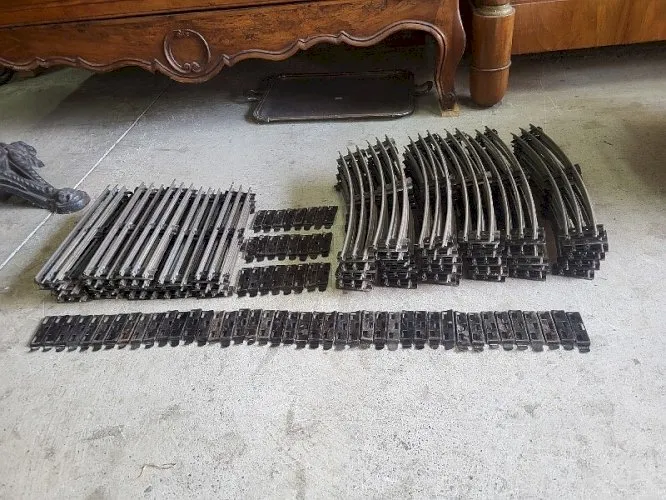 GROS LOT DE 35 RAILS DE TRAIN HORNBY