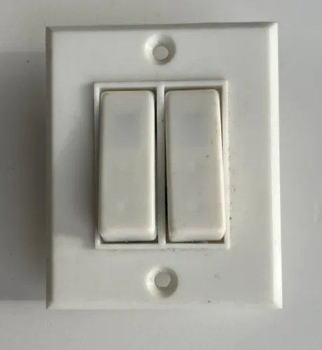 Interrupteur double va et vient Mistral Legrand