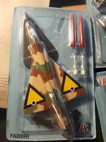 ISRAEL DASSAULT Mirage III Avion, Plane, en métal Fabbri  - 1/100 NEUF