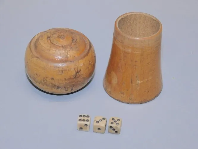 - JEU DE BAR JEU DE BISTROT 421 des années 1930 BOUCHON de CHAMPAGNE BOIS   D