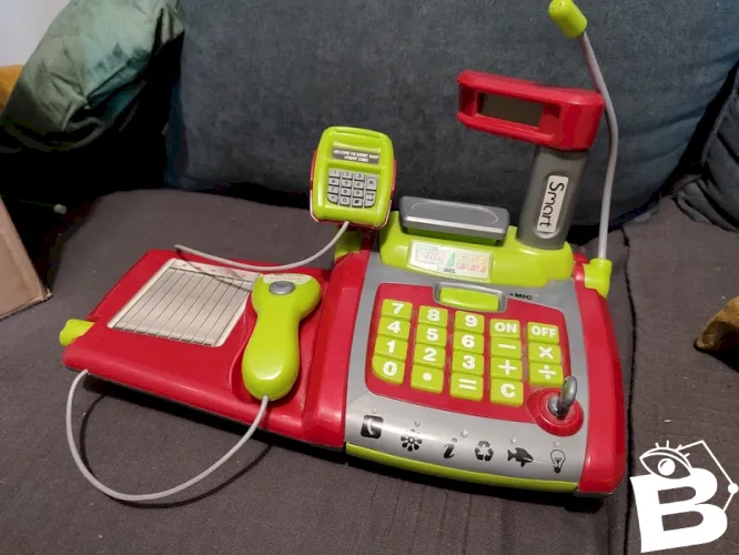 Jeu de marchand(e) / Caissier (e) avec billets et pieces en bon etat