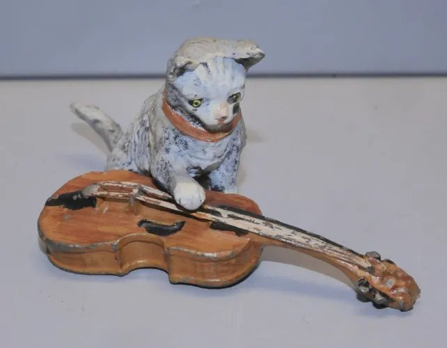 - JOLI ANCIEN PLOMB de NUREMBERG CHAT et VIOLON fin XIXe objet de Vitrine  D