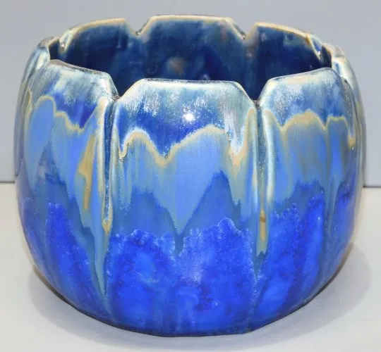 - JOLI CACHE POT CERAMIQUE BLEUE à COULURES & METALLISATIONS goût METENIER  D