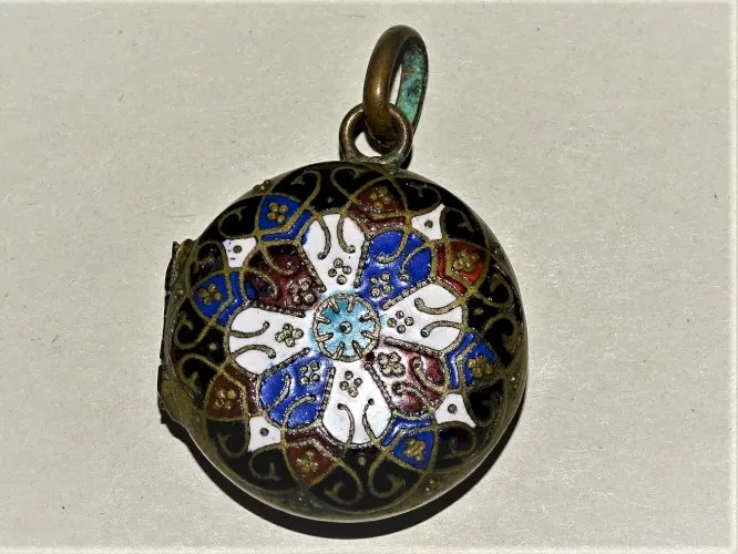 -JOLI PENDENTIF émaillé émail NIII avec mèche CHEVEUX à lintérieur SOUVENIR XIX