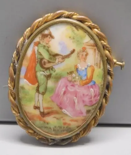-JOLIE ANCIENNE BROCHE PORCELAINE LIMOGES JEUNES Marquis tour laiton torsadé D