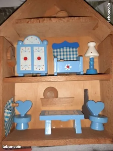 Jolie petite maison en bois de décoration