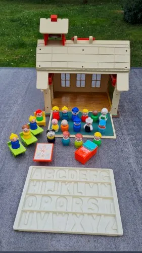 Jouet Fisher Price vintage école et ces personnages