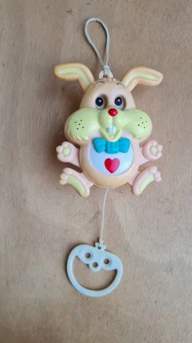 Jouet musical pour berceau lapin mobil - années 70