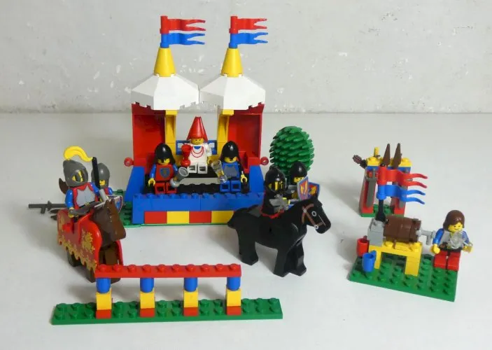 LEGO 1584 Castle Chevaliers Le tournoi Knight's Challenge à compléter