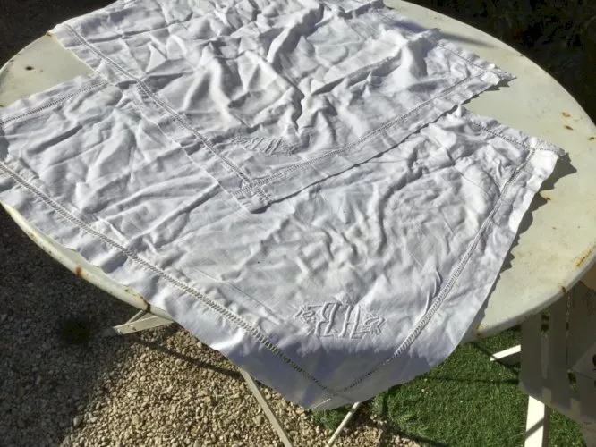 Linge Ancien DEUX TAIES BRODÉES MONOGRAMME H.B.coton bel état