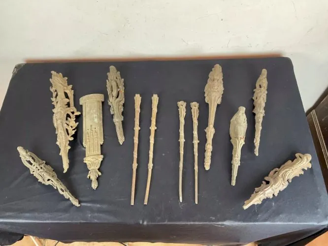 Lot Anciens Ornements Meuble en bronze/empire/old bronze ornaments