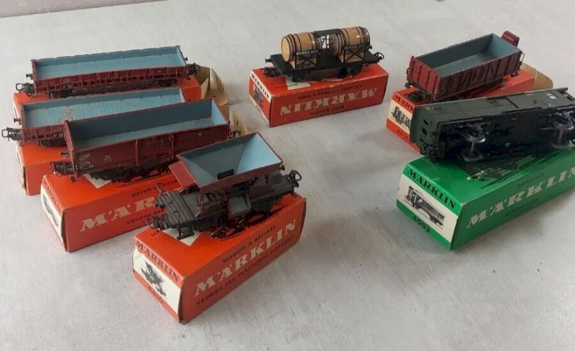 Lot d'anciens wagons marchandises, 4601 + 4602 + 4610 + 4003 , Märklin, en HO