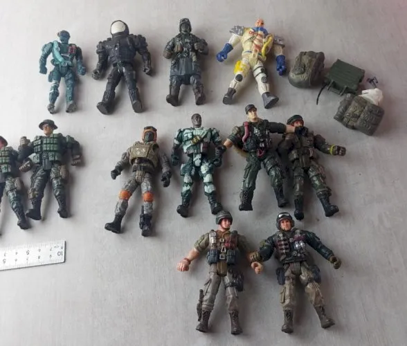 Lot de 12 figurines / soldats / soldier / militaires, Chap Mei