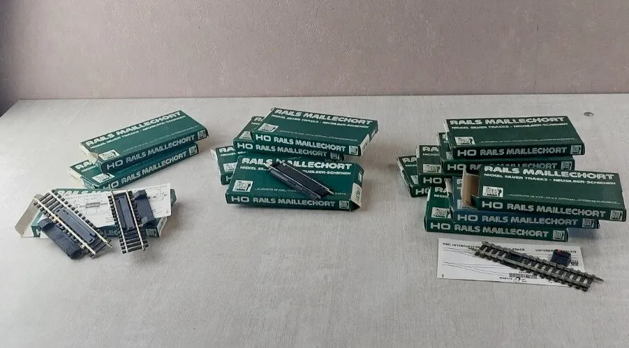 Lot de 14 boîtes de rails Maillechort, Jouef