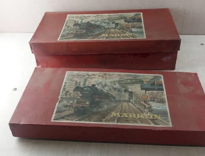 Lot de 2 coffrets de train / locomotive, wagons, SK846/1 + 3201, Märklin, en HO
