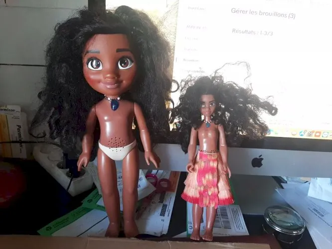 lot de 2 poupées vaiana 33 cm et 25 cm . les 2 chantent