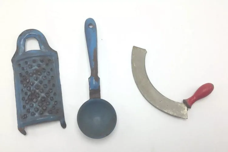 lot de 3 ustensiles de cuisine miniatures anciens maison de poupée