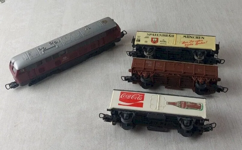 Lot de 3 wagons marchandises + locomotive Diesel 216 011-7, Lima, en HO