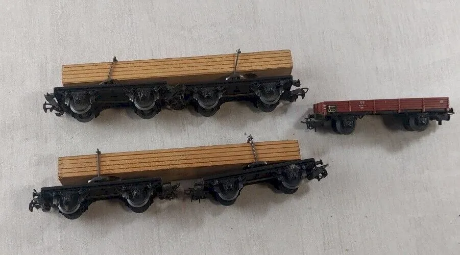 Lot de 3 wagons transport de bois + plateau, Märklin, en HO