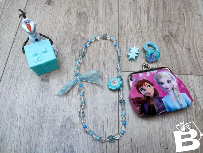 lot de 5 objets reines de neige en bon etat