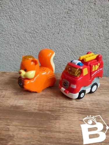 Lot de deux tut tut VTech en bon état