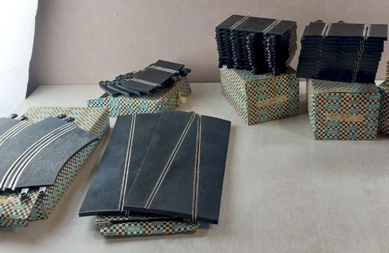 Lot de rails pour circuits de voiture électrique, Scalextric Triang, vintage