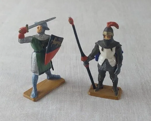 Lot soldats Moyen Age, soldat à lépée 6018 + chevalier avec lance 6011, Starlux