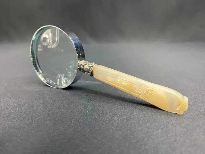 Loupe manche en nacre et virole argent