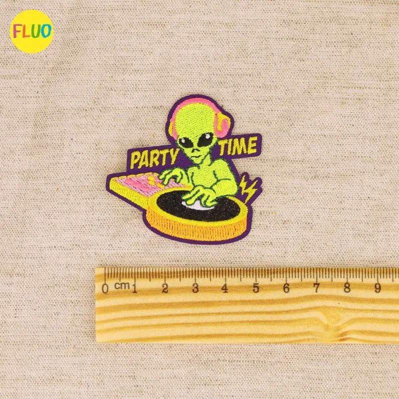 M ecusson alien party - Boom pow