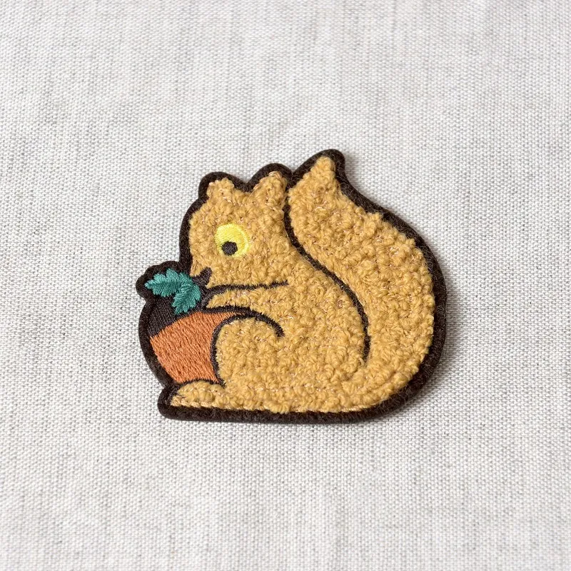 M ecusson animaux en chenille - Ecureuil