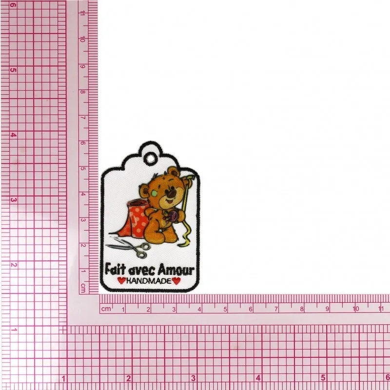M ecusson fait avec amour - Ciseaux