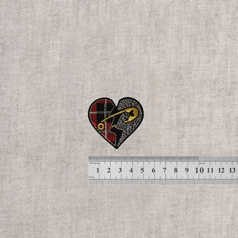 M ecusson punk - Coeur