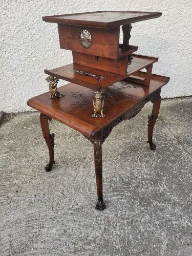 MAGNIFIQUE TABLE JAPONISANTE A ORNEMENTS DE BRONZE DE GABRIEL VIARDOT