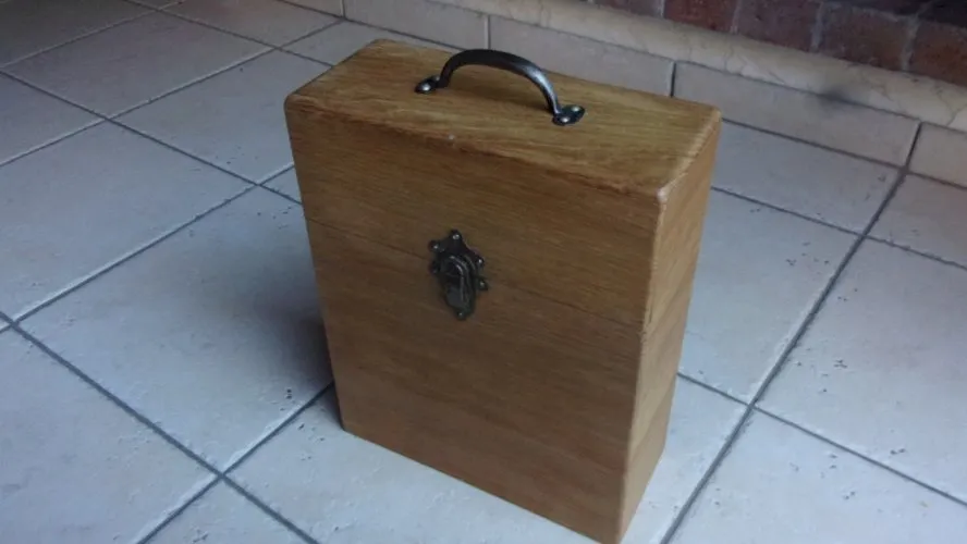 Malette porte documents ancienne en chêne