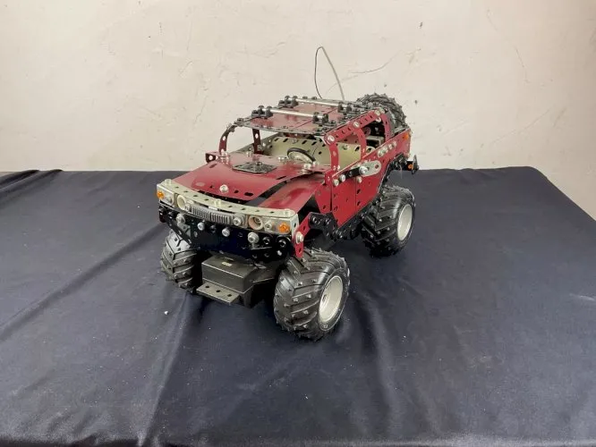 MECCANO 4x4 hummer meccano télécommandée