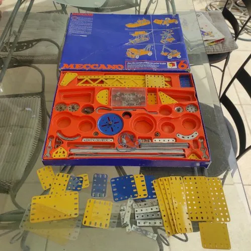 MECCANO ancien 6 avec notice et catalogue N° 2/3/4/5/6 et pièces supplémentaires