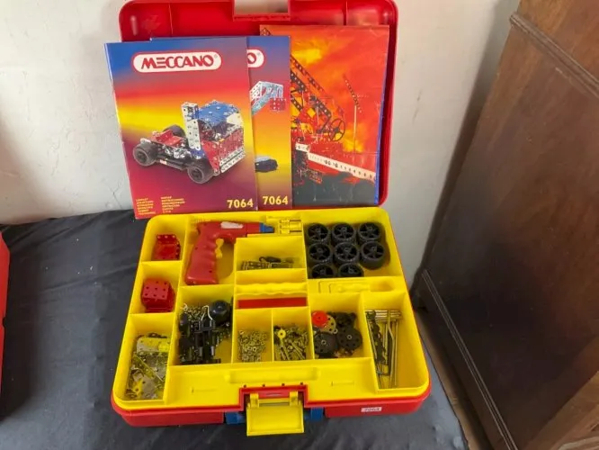 Meccano boites rouge valise 7064