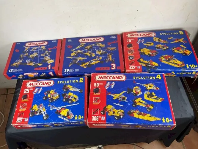 Meccano lot de 5 boîtes série évolution bleu et rouge