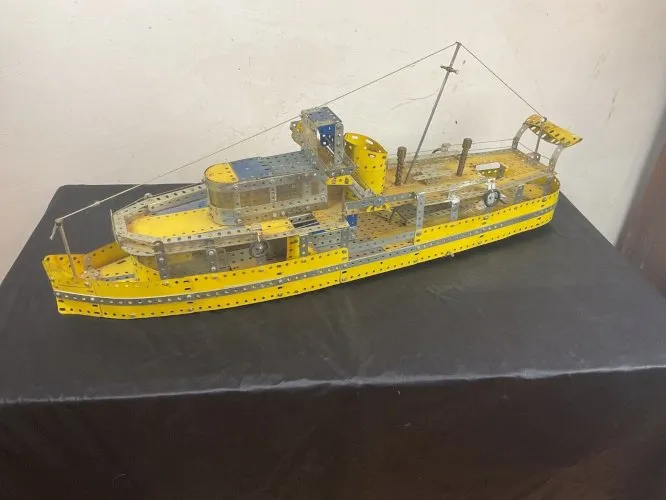 MECCANO spectaculaire maquettes de bateau ( 87 cm )