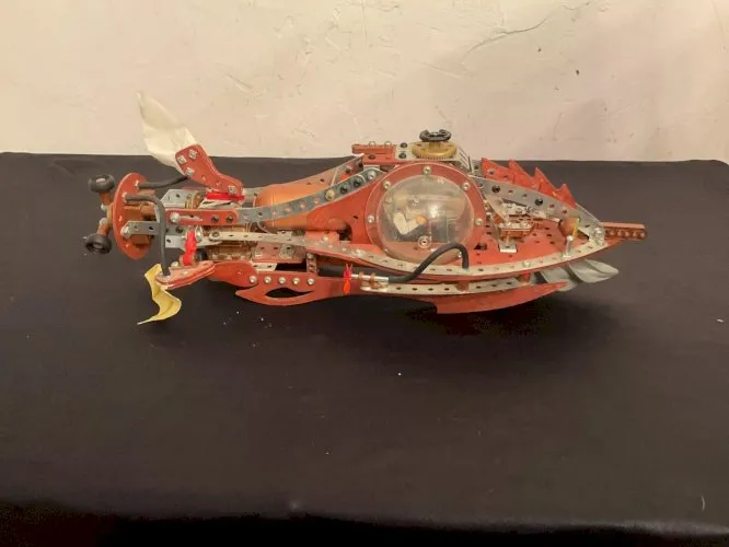 MECCANO vessau nautilus avec moteur L50cm