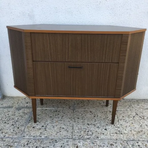 Meuble hi-fi radio et tourne disques fonctionnel