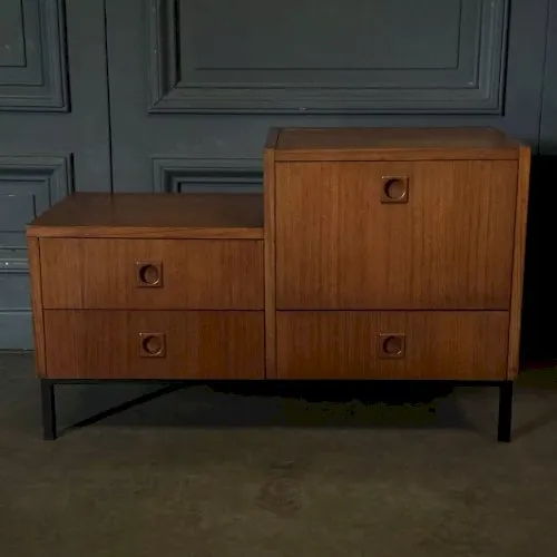 Meuble scandinave 1960 sur tubulaire en métal noir 2 tiroirs 1 niche L8325