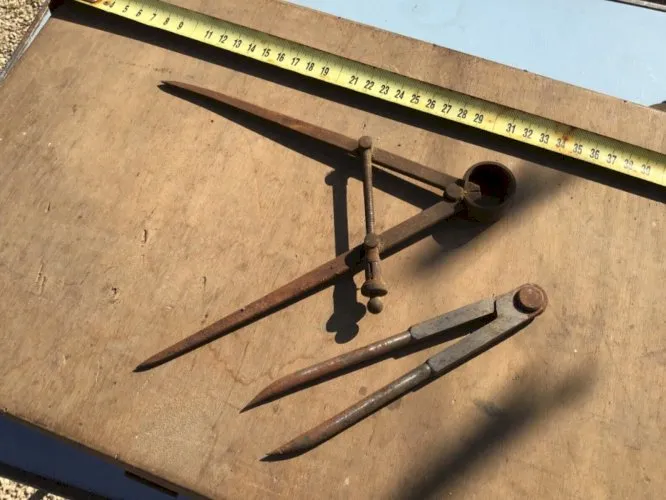 Outil ancien lot 2 Compas