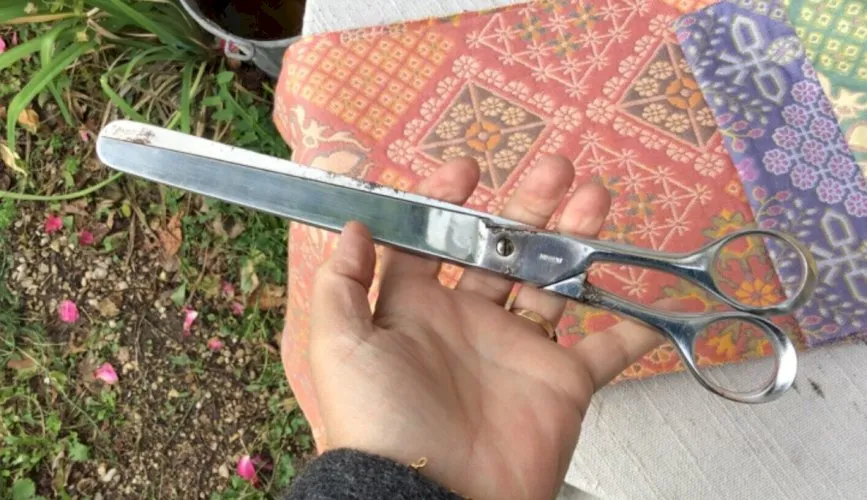 Outil ancien paire de ciseaux de tapissier drapier couturière tailleur Nogent