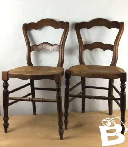 Paire de chaises paillées