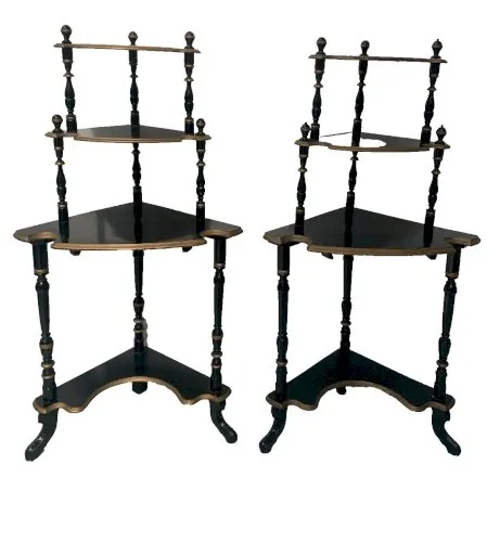 Paire de consoles d'angle Napoléon III en bois noirci et doré XIX siècle