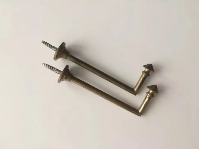 Paire de crochets pour embrasses de rideau laiton à visser longueur 11 cm n° 1
