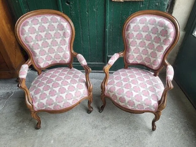 PAIRE DE FAUTEUILS LOUIS PHILIPPE EN NOYER